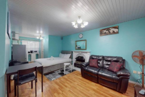 Cozy Studio near London City Airport, ExCeL & DLR